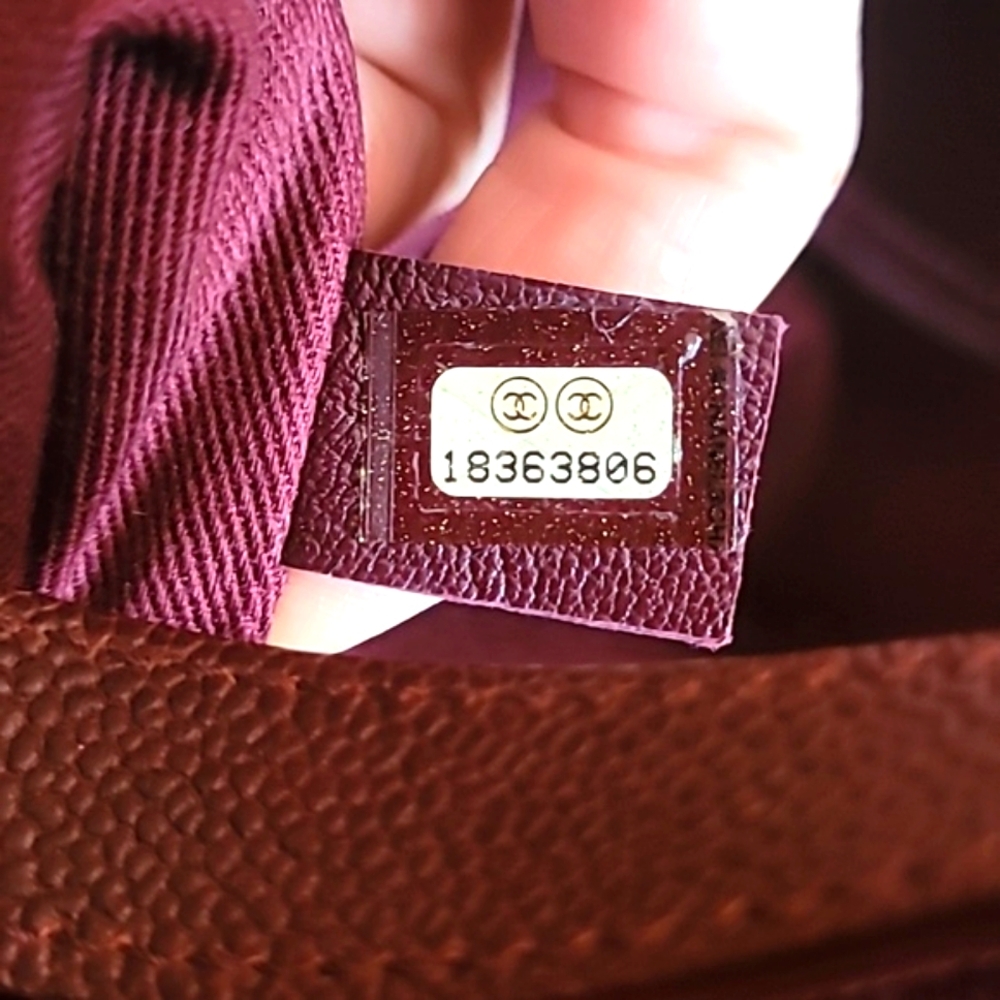 CHANEL RARE Paris to Edinburgh Tote - Picture 11 of 15
